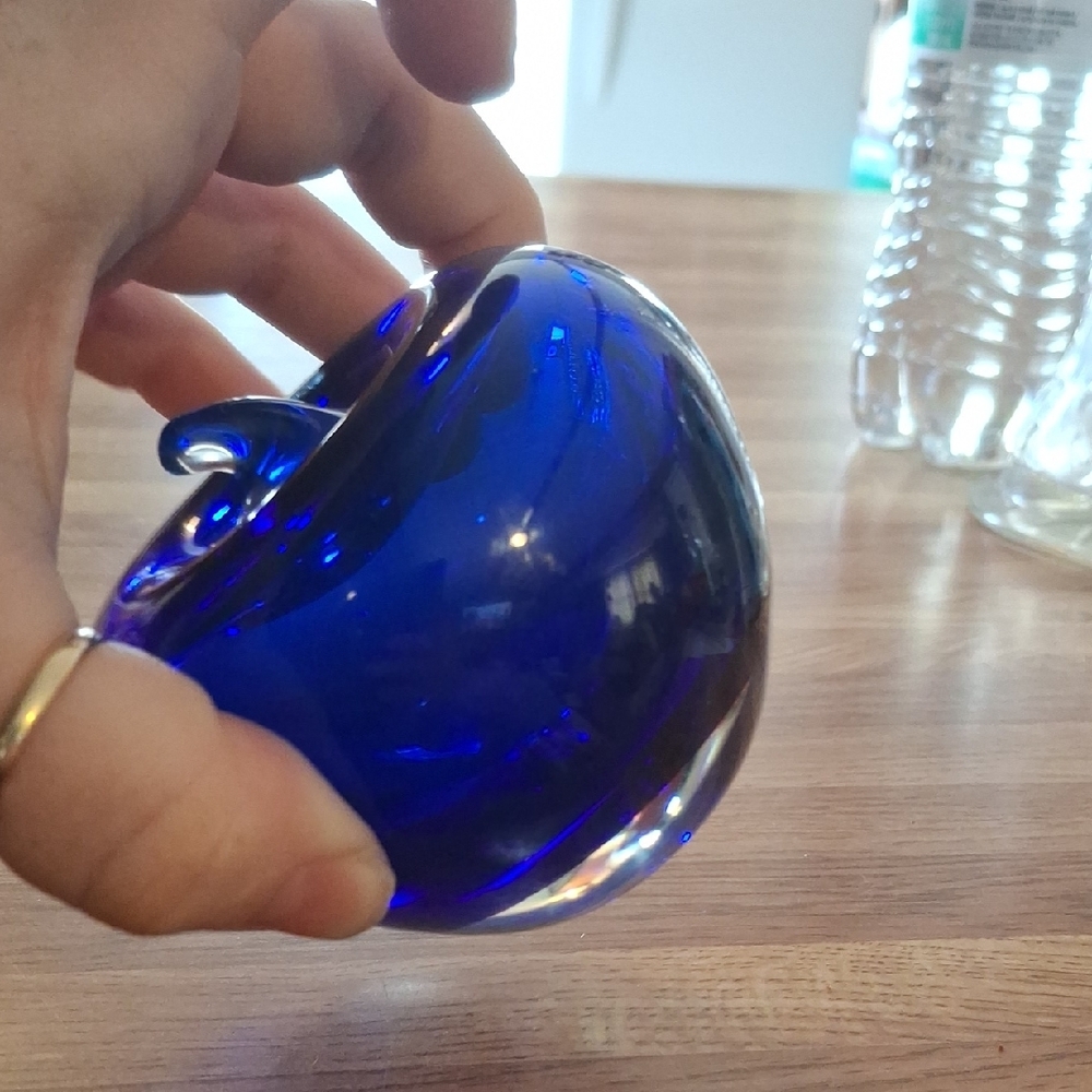 Glass Apple - Picture 6 of 6